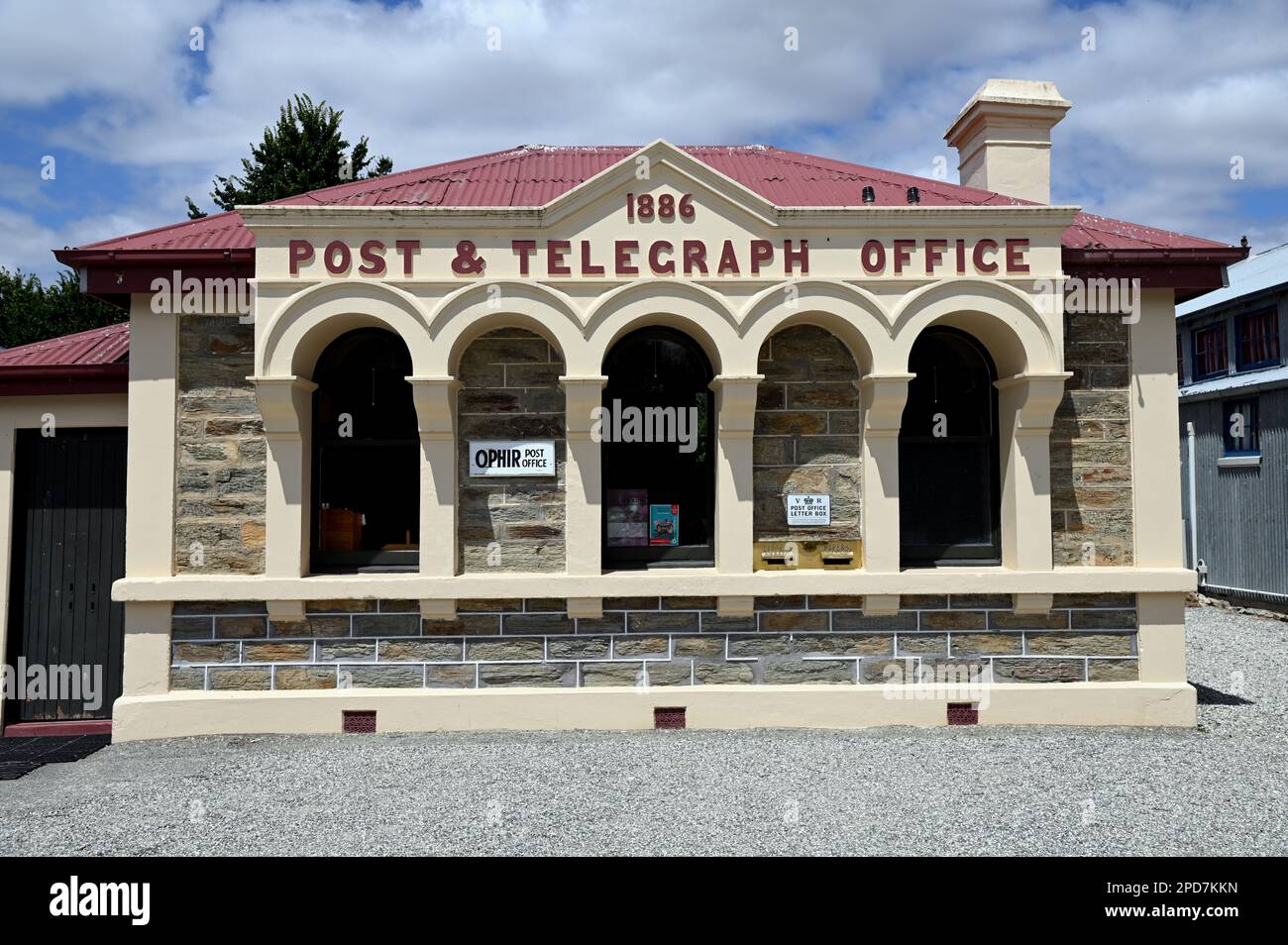The Post Office in the Central Otago village of Ophir. It dates from 1886. In 1976 it was taken over by the New Zealand `historic Places Trust. Stock Photo